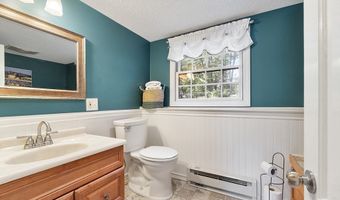8 Brookdale Cir, Billerica, MA 01821