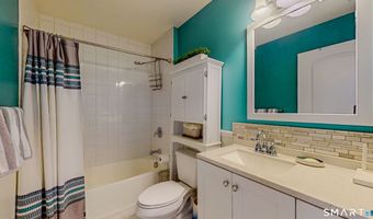 1 Lawrence Ave 1, Danbury, CT 06810