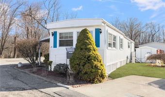 27 Woodward Rd, Lincoln, RI 02865
