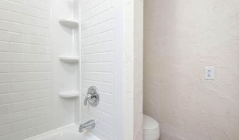 311 W Pleasant St, Aurora, MO 65605