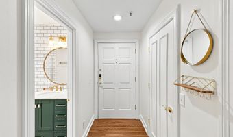 55 W Livingston Ave 203, Columbus, OH 43215