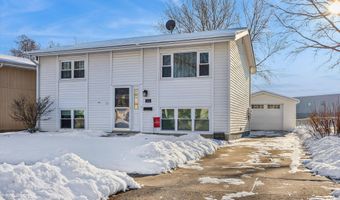 712 Garnet Dr, Ames, IA 50010