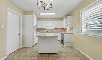 345 Lakeside Dr, Altus, OK 73521
