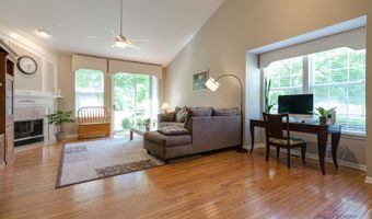 2 Tiverton Ct, Algonquin, IL 60102
