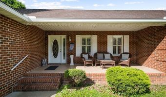 108 Lock Ln, Alum Creek, WV 25003