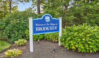 4 Hollyhock Knoll Ct 4, Bourne, MA 02532