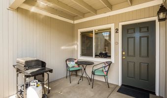 1527 NW Juniper St Apt 2, Bend, OR 97703