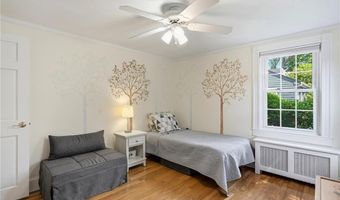 16 Brown Ave, Barrington, RI 02806