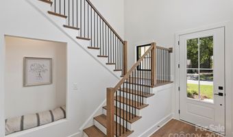 1415 Winston Dr, Charlotte, NC 28205