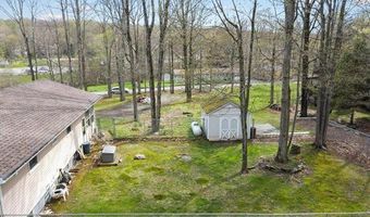 7537 LAKE SHORE Dr, Tobyhanna, PA 18347