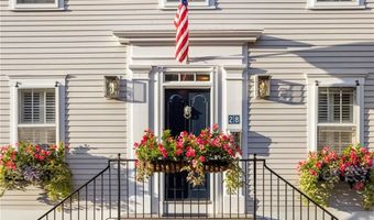 28 John St, Newport, RI 02840