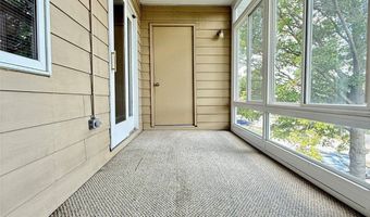 411 SE Delaware Ave 304, Ankeny, IA 50021
