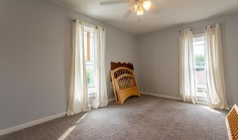 627 NE 6th, Dyersville, IA 52040