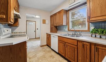 2427 BARBARA Ave, Appleton, WI 54915