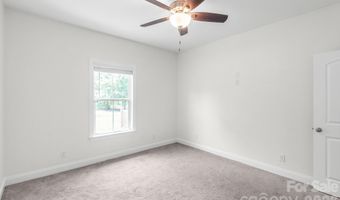 939 Old Stagecoach Rd, Camden, SC 29020