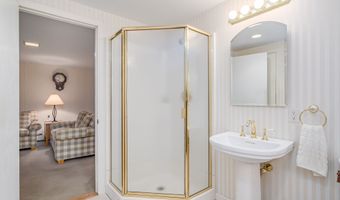 7 Side Hill Ln, Danbury, CT 06810