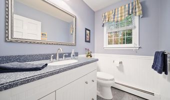 13 Holly Hill Dr, Amherst, NH 03031