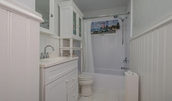 7 Harbor View Dr, Atlantic Highlands, NJ 07716