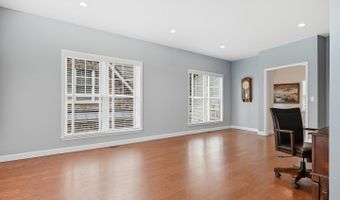 817 RIVERSIDE Dr, Arnold, MD 21012