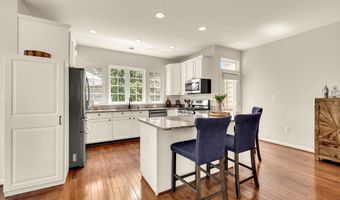 6747 APPLEMINT Ln, Alexandria, VA 22310