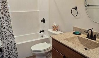 610 E 4th St, Albert Lea, MN 56007