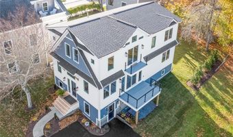 91 Houston Ave, Newport, RI 02840