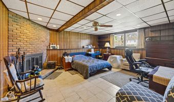 10 Brightwood Ln, Branford, CT 06405