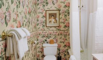 124 Elm St, Bennington, VT 05201