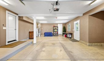 380 Mountaingate Dr, Springfield, OR 97478