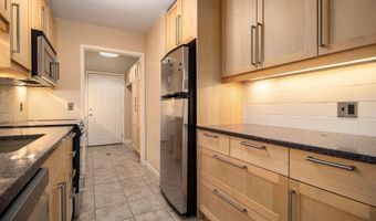 614 Peninsula Ct, Ann Arbor, MI 48105