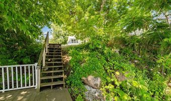 321 E Alburgh Rd, Alburgh, VT 05440