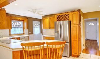 98 Iroquois Rd, Cumberland, RI 02864