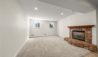 875 Cascades Dr, Aurora, OH 44202