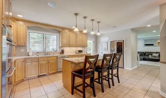 163 Windy Knoll Dr, Berlin, CT 06037