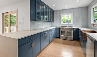 9026 MCNAIR Dr, Alexandria, VA 22309
