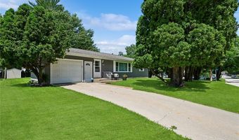 300 S Oak St, Anamosa, IA 52205