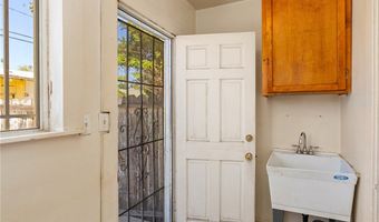 911 N Dos Robles Pl, Alhambra, CA 91801