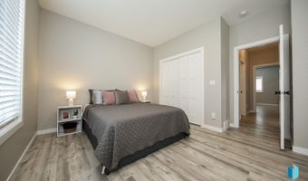 105 E Birchwood Dr, Brandon, SD 57005