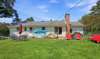303 RIDGE St, Algonquin, IL 60102