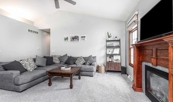 3302 Brook Holw, Asbury, IA 52002