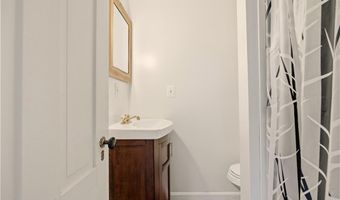 56 Bateman Ave 1, Newport, RI 02840