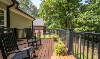 65 Overlook Dr, Hull, GA 30646