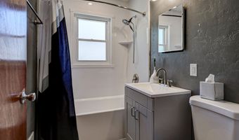 2112 N SUPERIOR St, Appleton, WI 54911