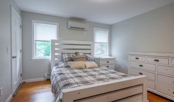 21 Tamarack Ln, Amherst, NH 03031