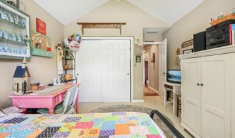 7701 Donegal Dr, Indianapolis, IN 46217