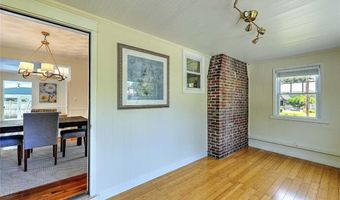 4 Harlem St, East Providence, RI 02916