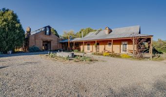 26 La Canada Rd, Arroyo Seco, NM 87514