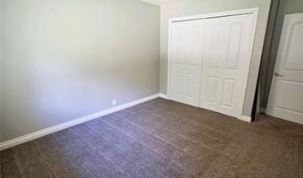 215 Almont Ave, Almont, MI 48003