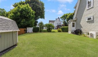 19 Bouvier Ave, Lincoln, RI 02838