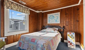 202 Glenn St, Atlantic Beach, NC 28512